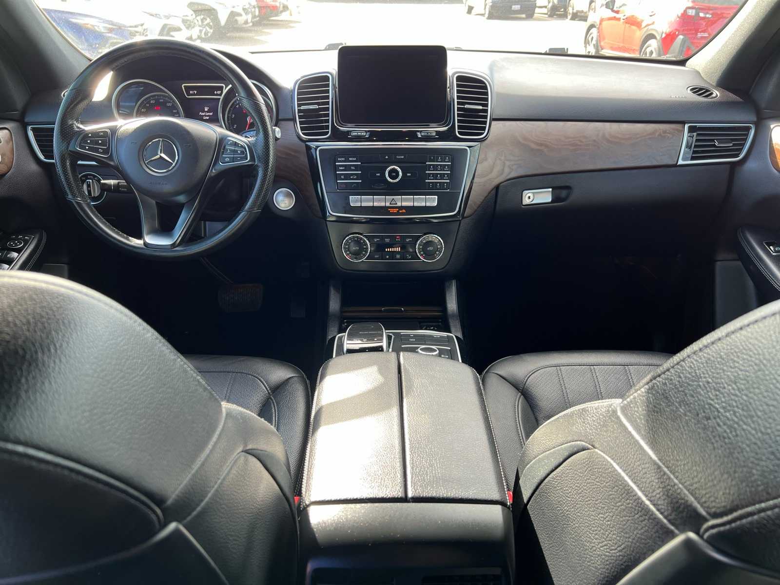 Thumbnail: 2016 Mercedes-Benz GLE - 29