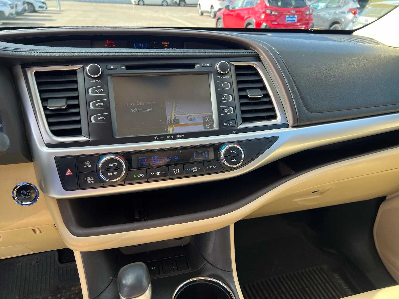 Thumbnail: 2018 Toyota Highlander - 31