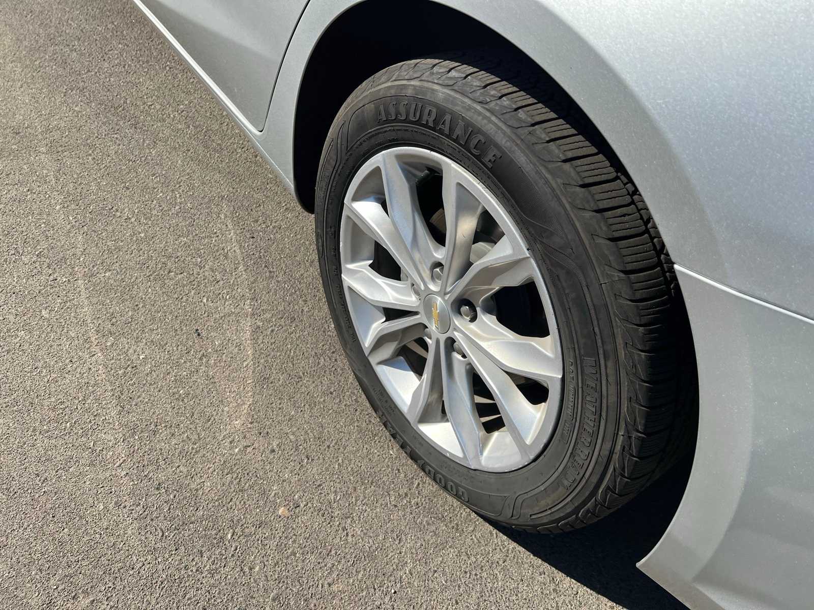 Thumbnail: 2022 Chevrolet Malibu - 17