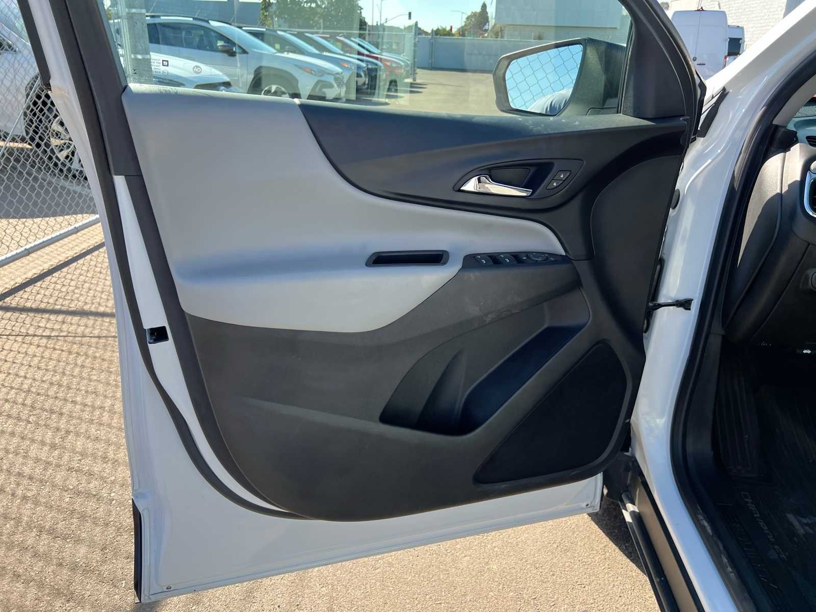 Thumbnail: 2020 Chevrolet Equinox - 16
