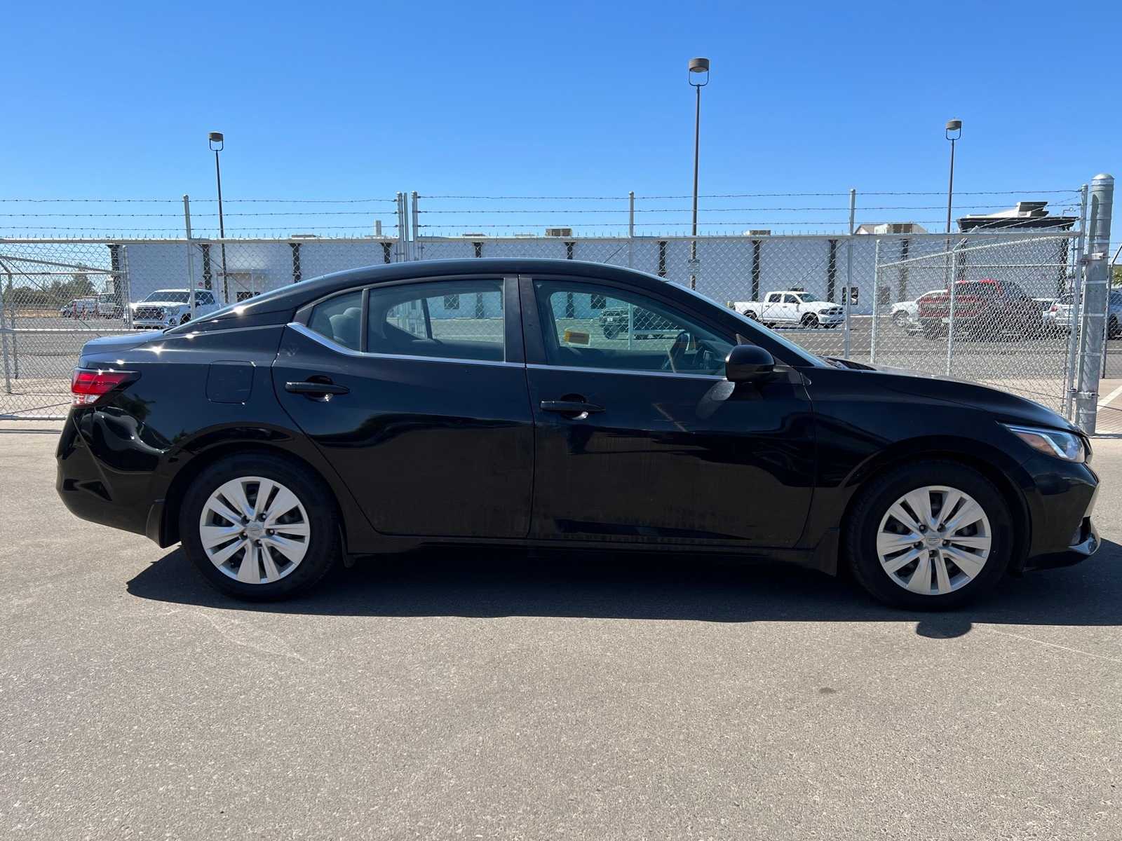 2022 Nissan Sentra S 9