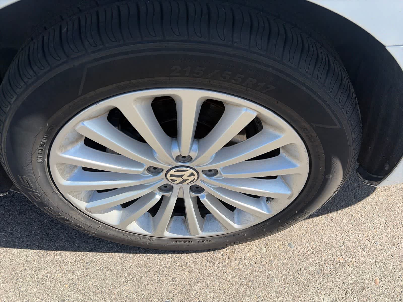 Thumbnail: 2017 Volkswagen Passat - 15