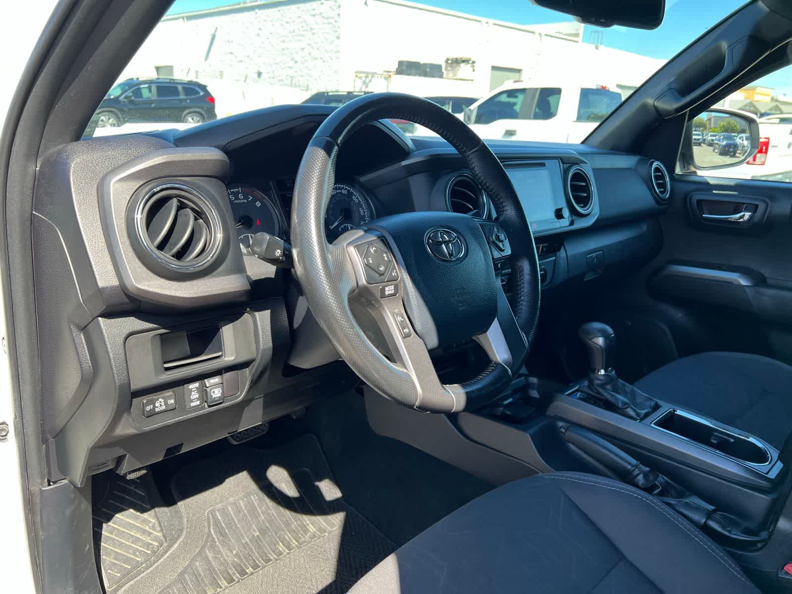 Thumbnail: 2017 Toyota Tacoma - 13