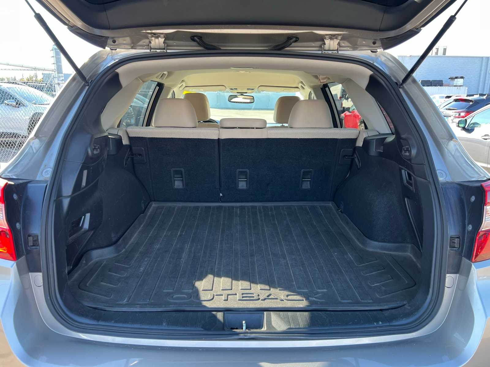 Thumbnail: 2015 Subaru Outback - 8