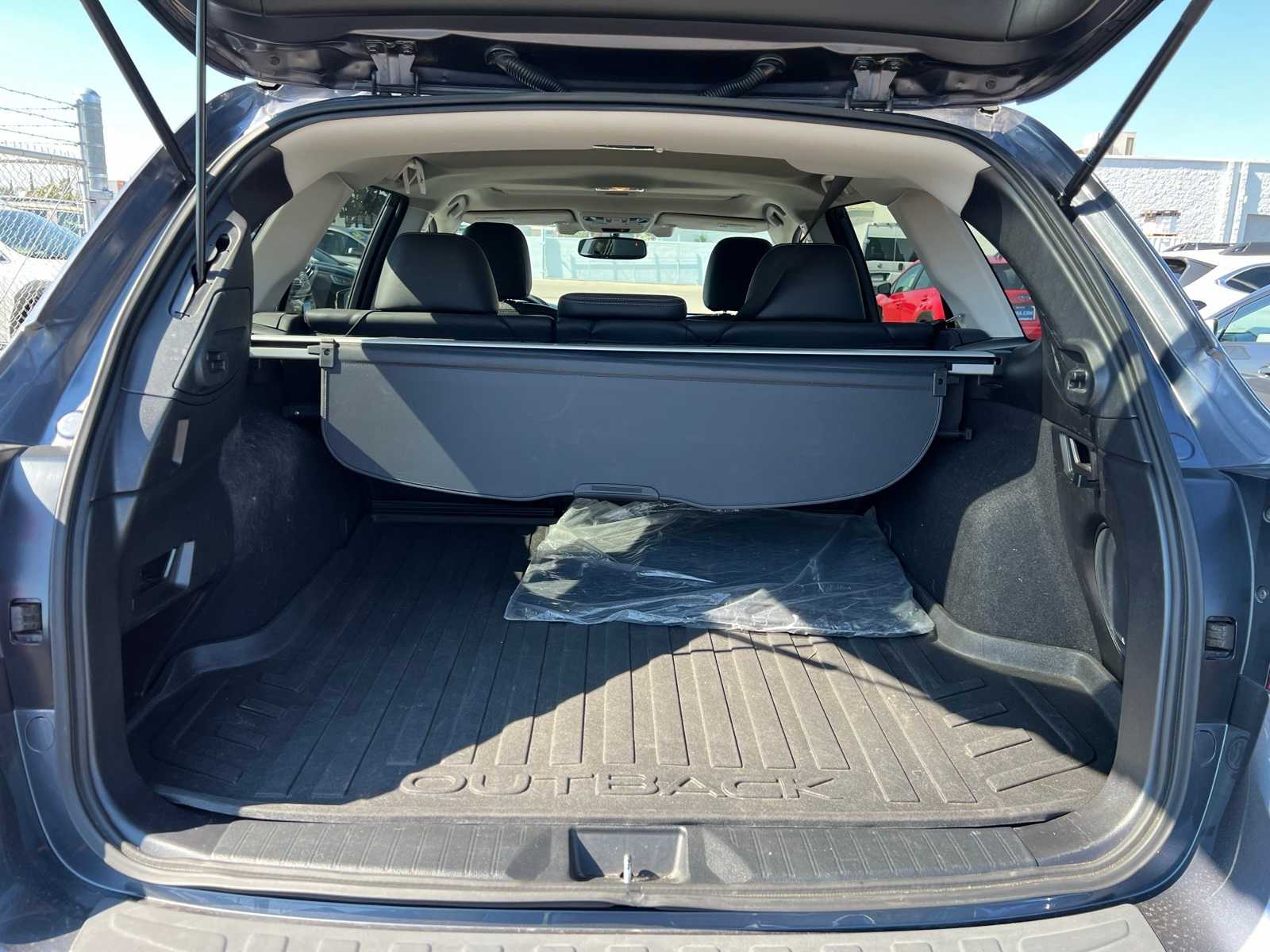 Thumbnail: 2016 Subaru Outback - 8