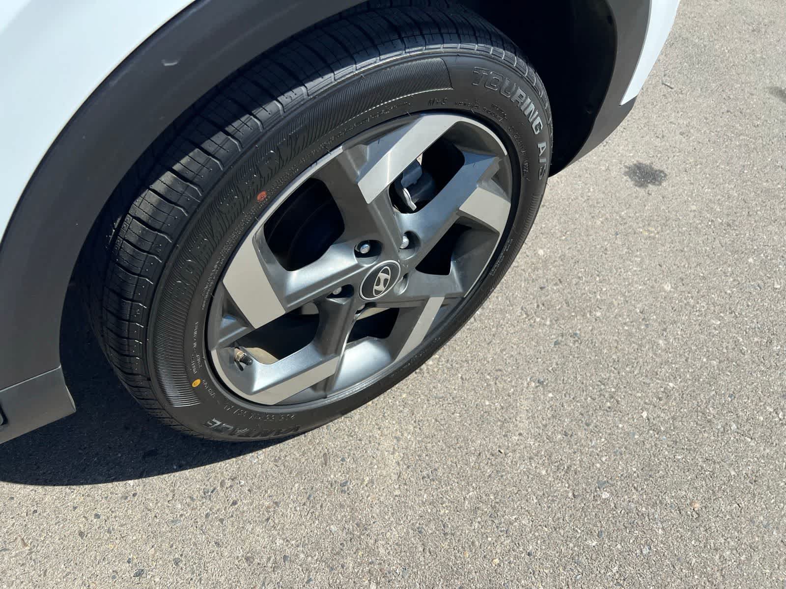 Thumbnail: 2023 Hyundai Venue - 15