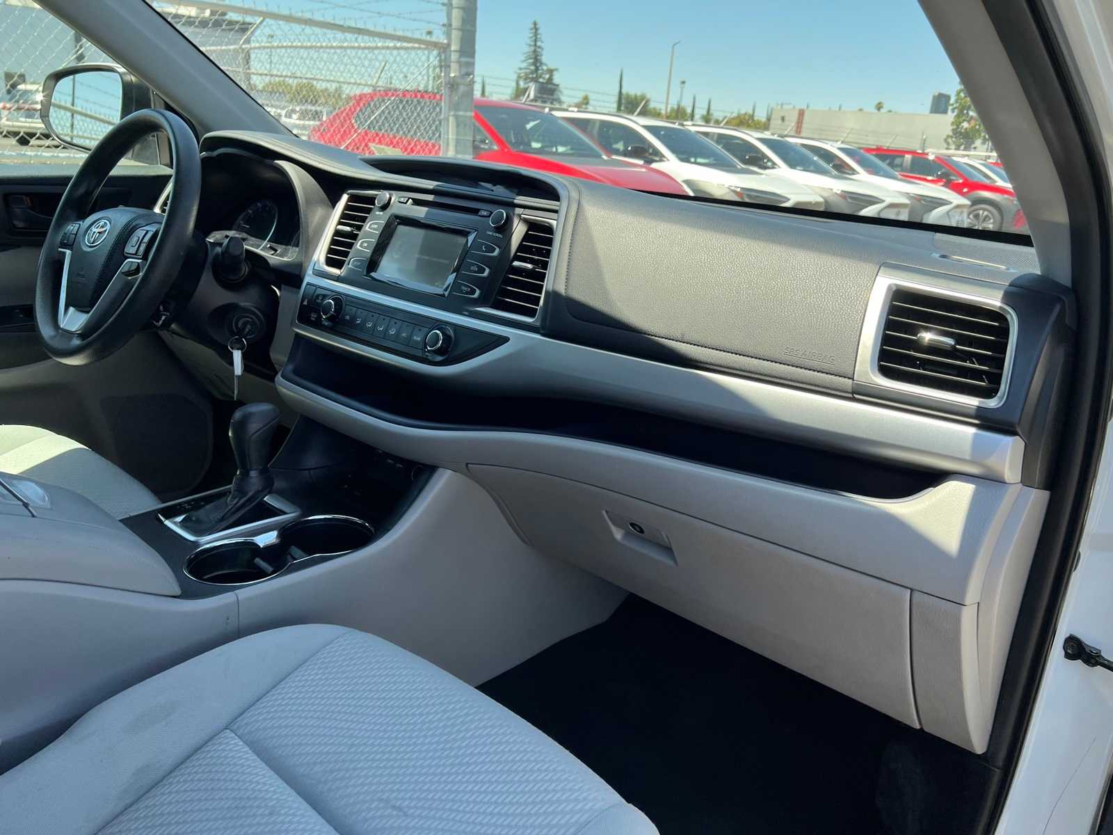 Thumbnail: 2019 Toyota Highlander - 25
