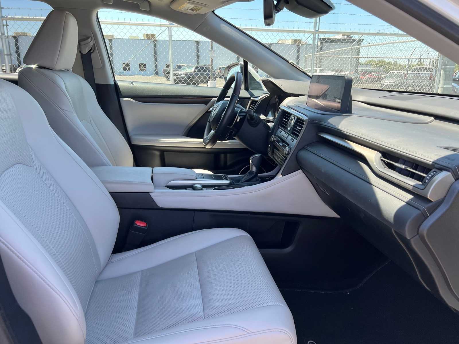 Thumbnail: 2022 Lexus RX - 26