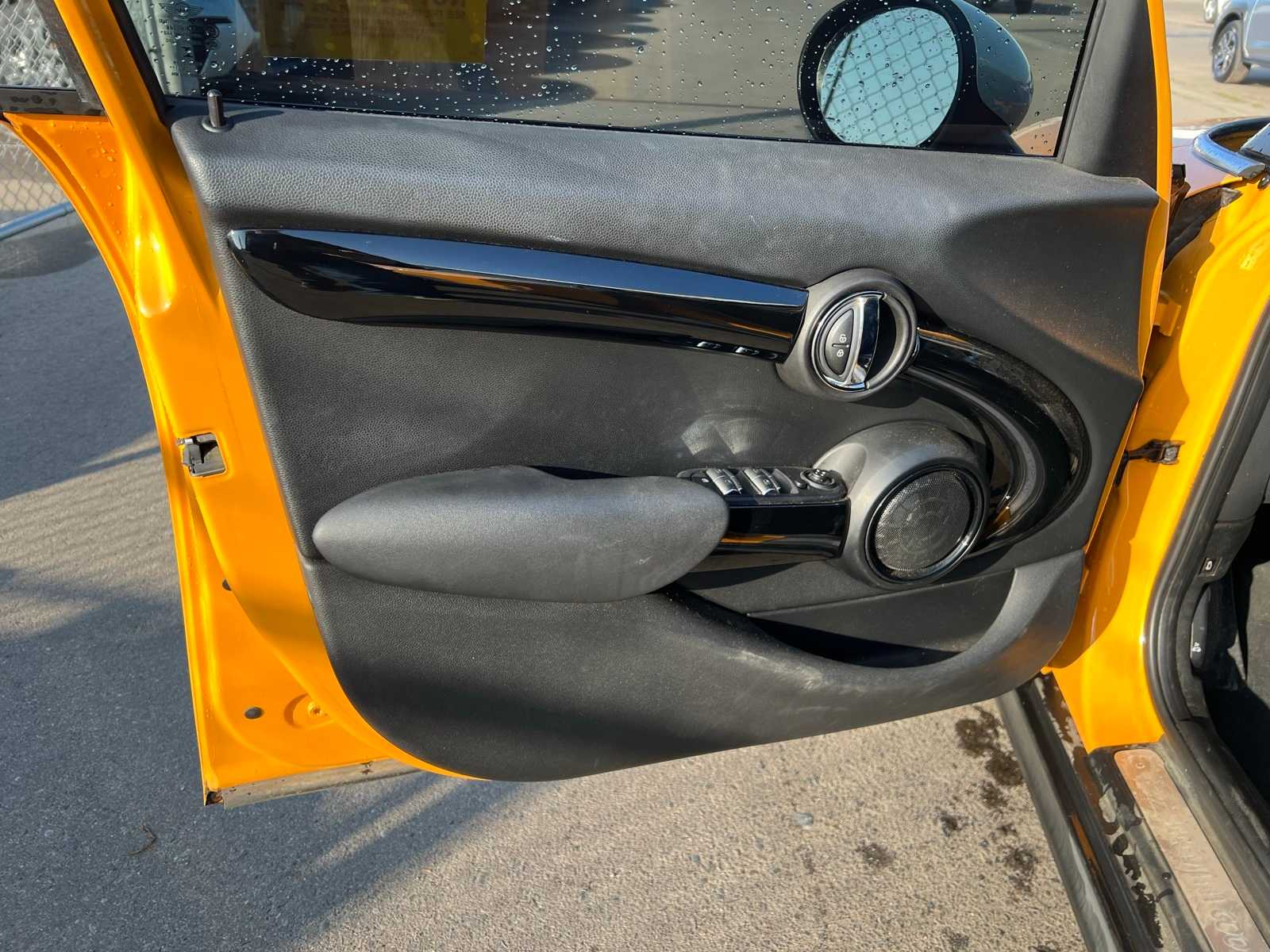 Thumbnail: 2017 MINI Cooper Hardtop - 15