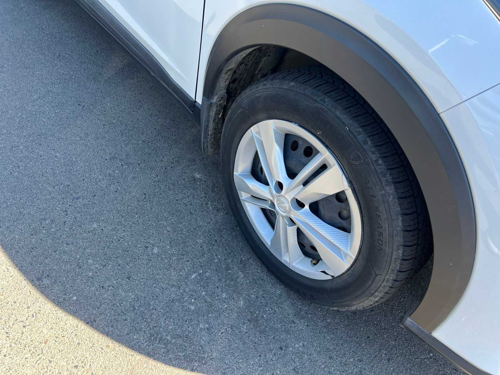 Thumbnail: 2021 Nissan Kicks - 24