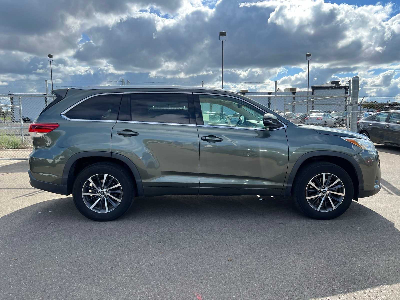 Thumbnail: 2018 Toyota Highlander - 10