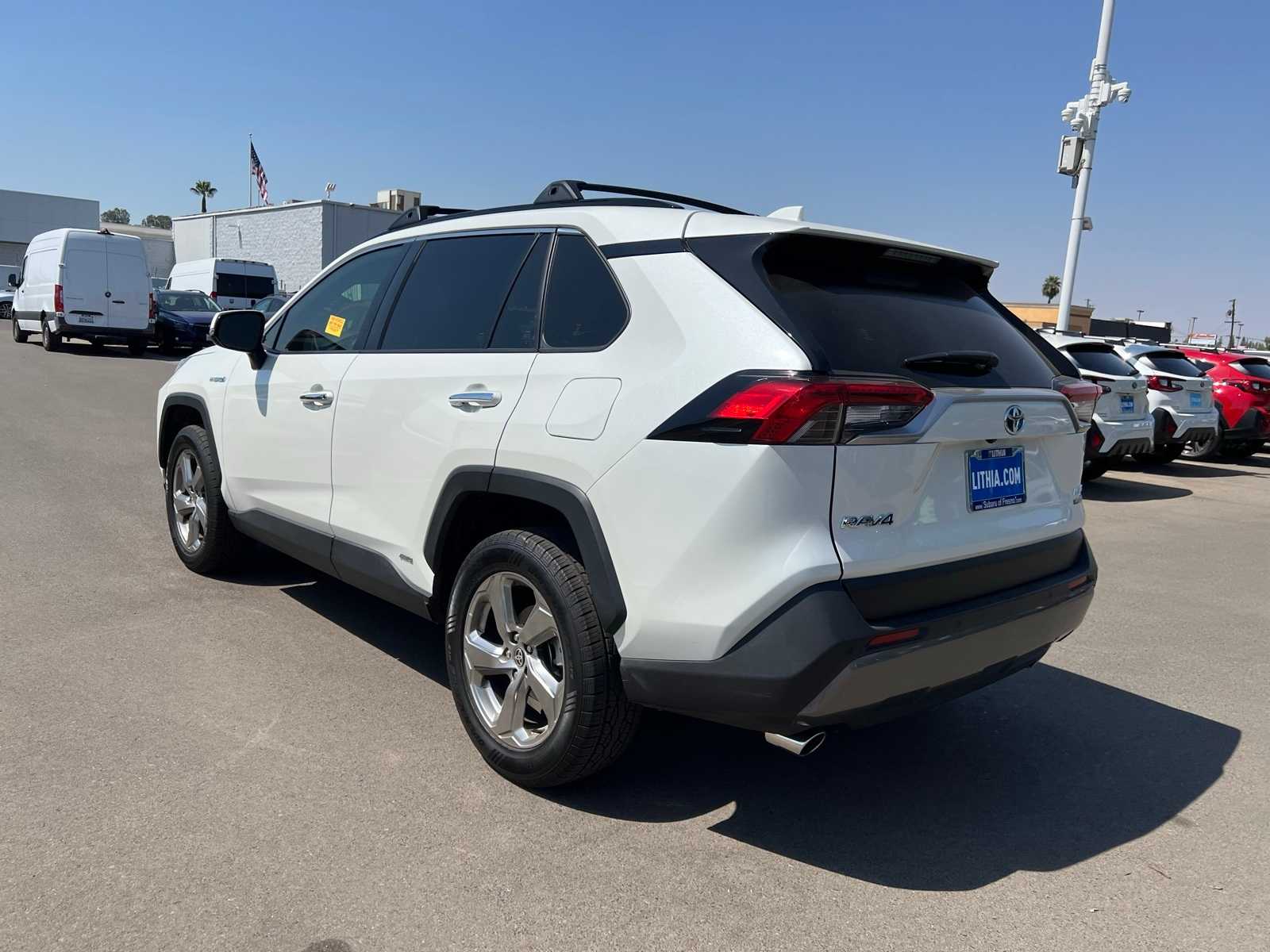 Thumbnail: 2021 Toyota RAV4 - 3