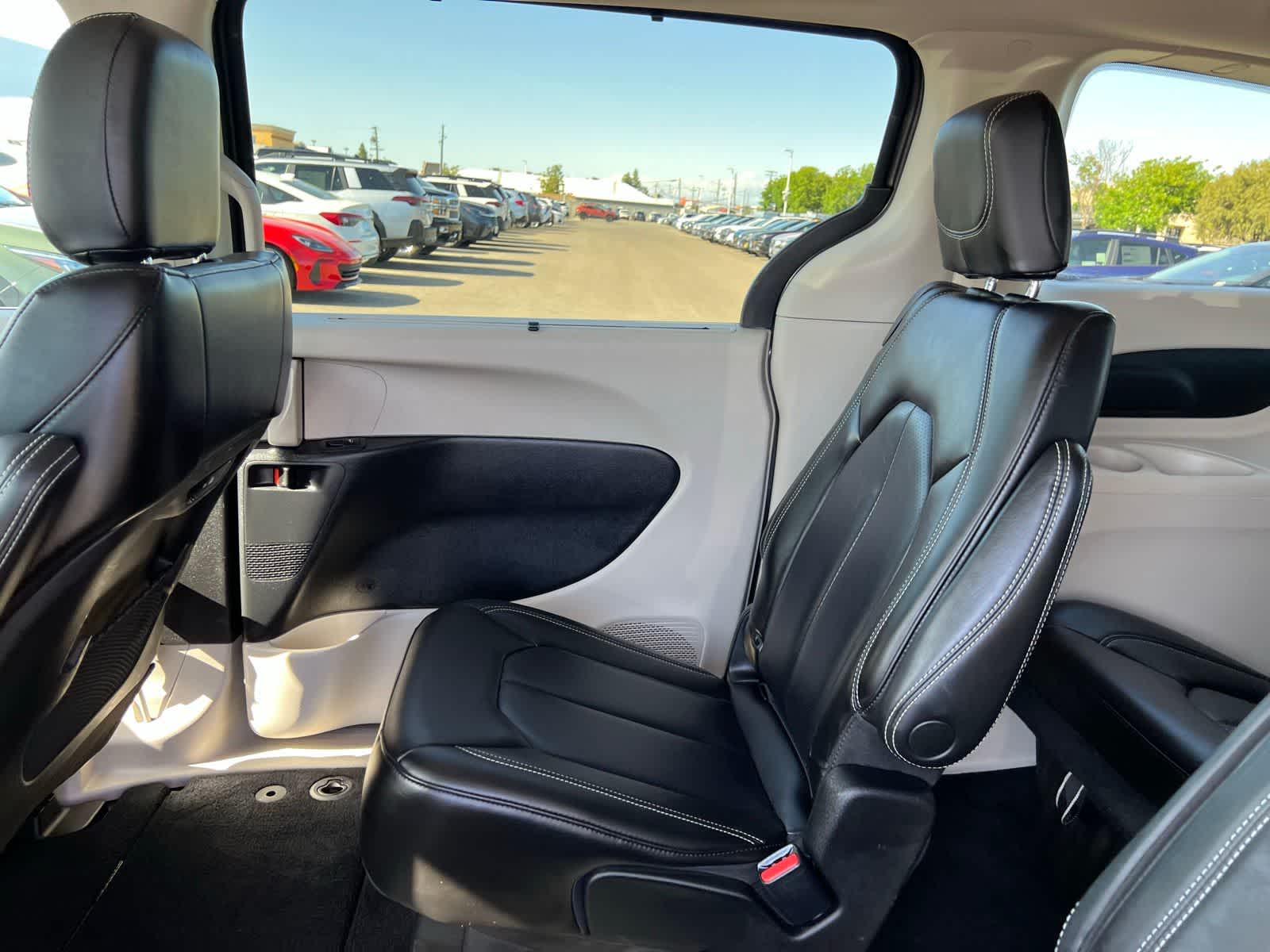 Thumbnail: 2023 Chrysler Pacifica - 19