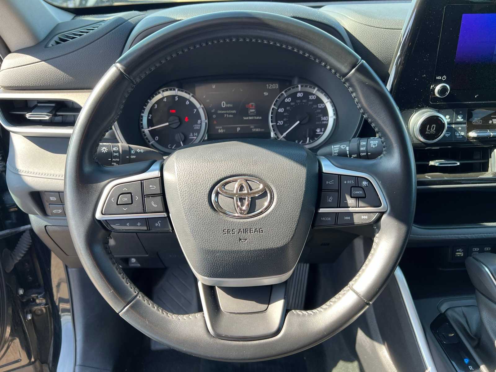 Thumbnail: 2023 Toyota Highlander - 34