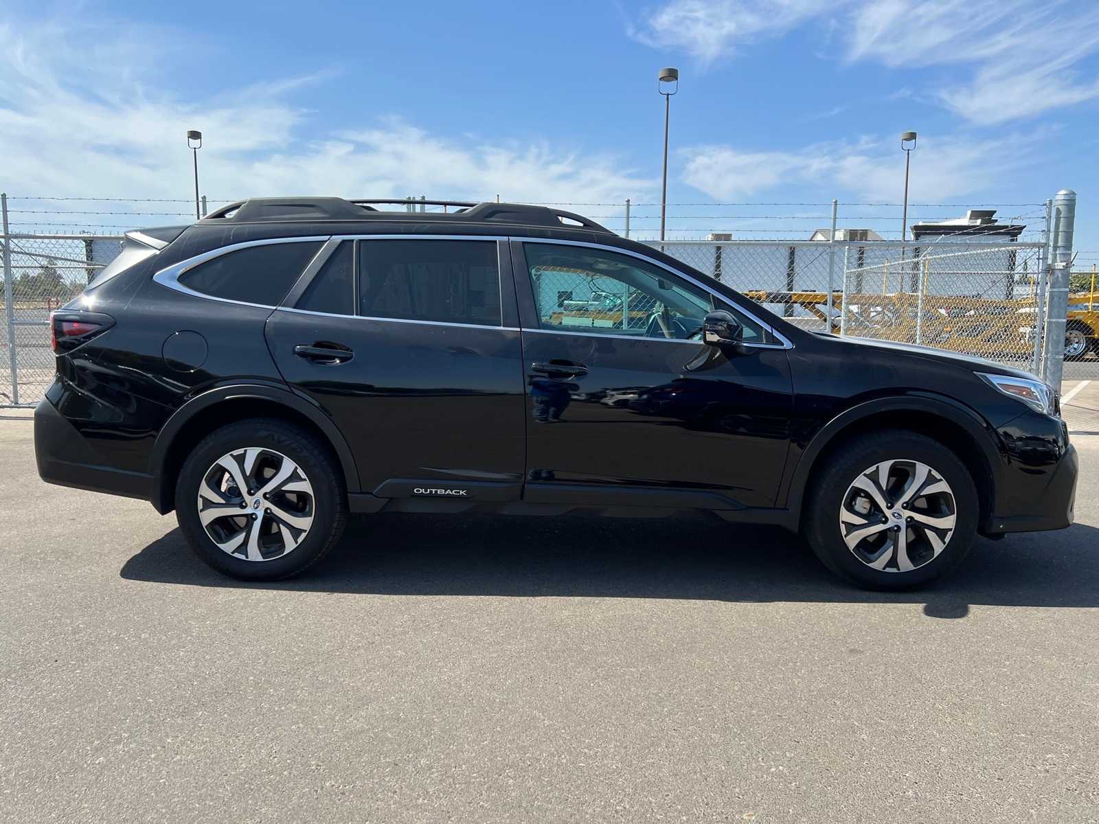 Thumbnail: 2022 Subaru Outback - 10