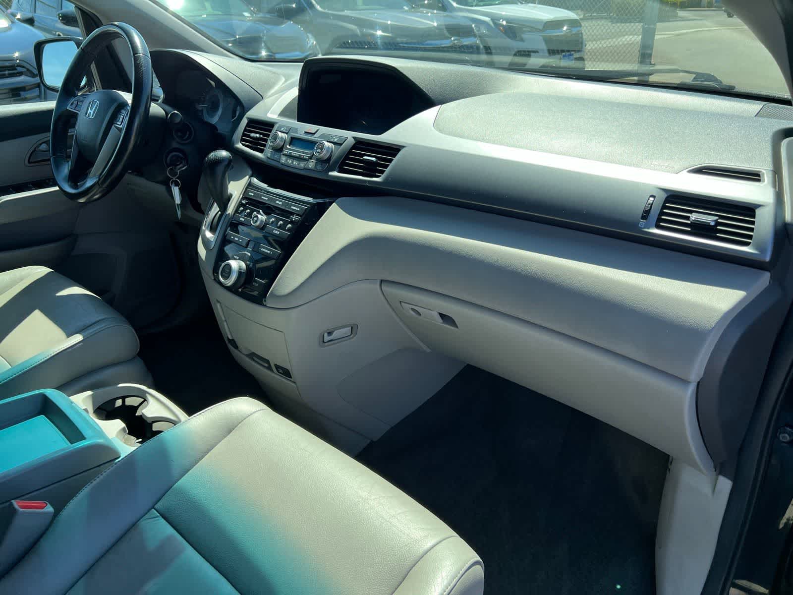 Thumbnail: 2011 Honda Odyssey - 25
