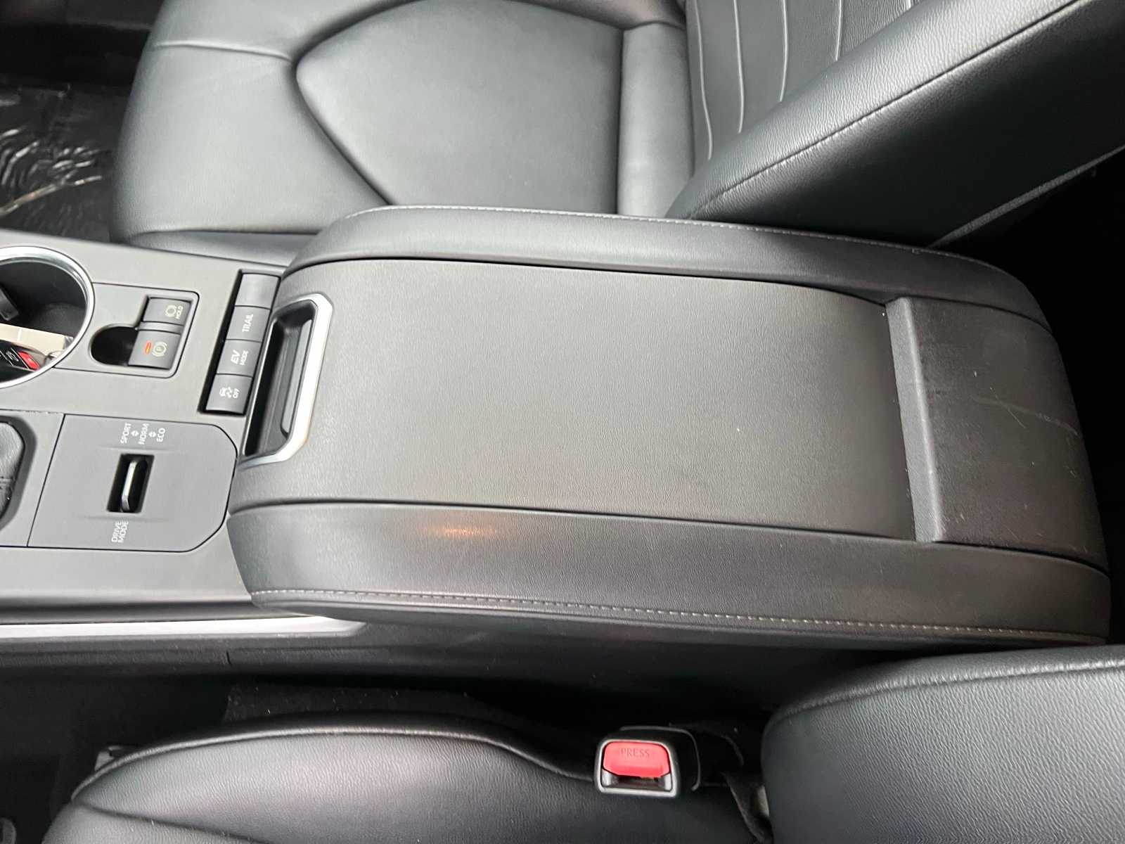 Thumbnail: 2021 Toyota Highlander - 41