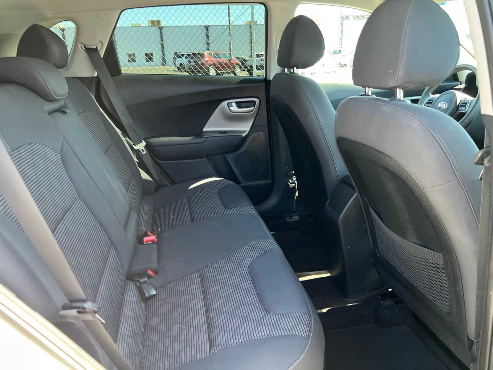 Thumbnail: 2018 Kia Niro - 23