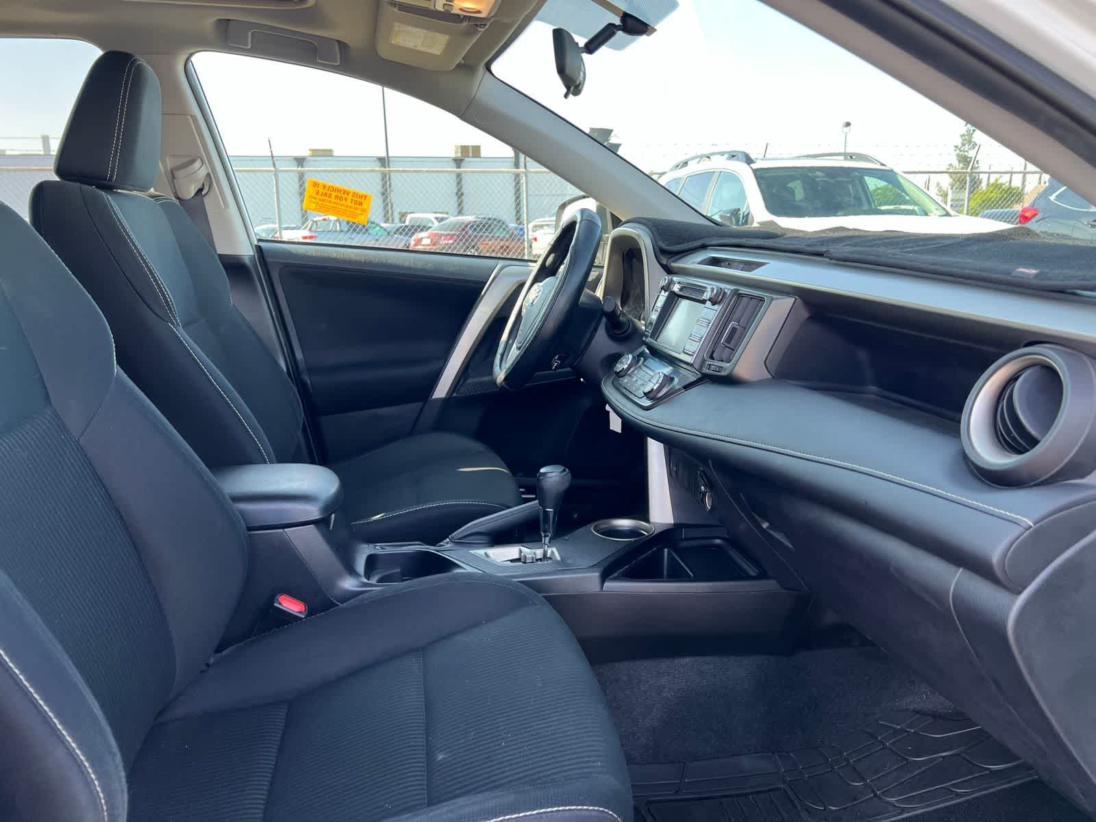 Thumbnail: 2015 Toyota RAV4 - 27