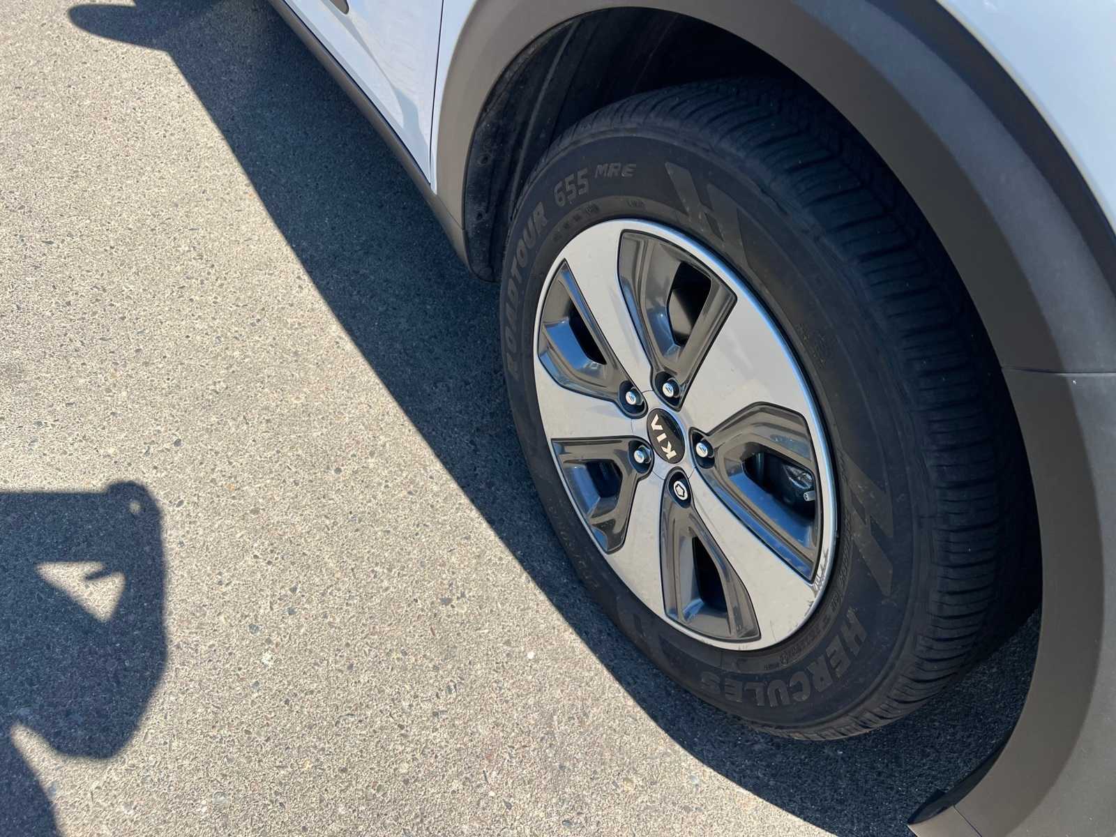 Thumbnail: 2018 Kia Niro - 25