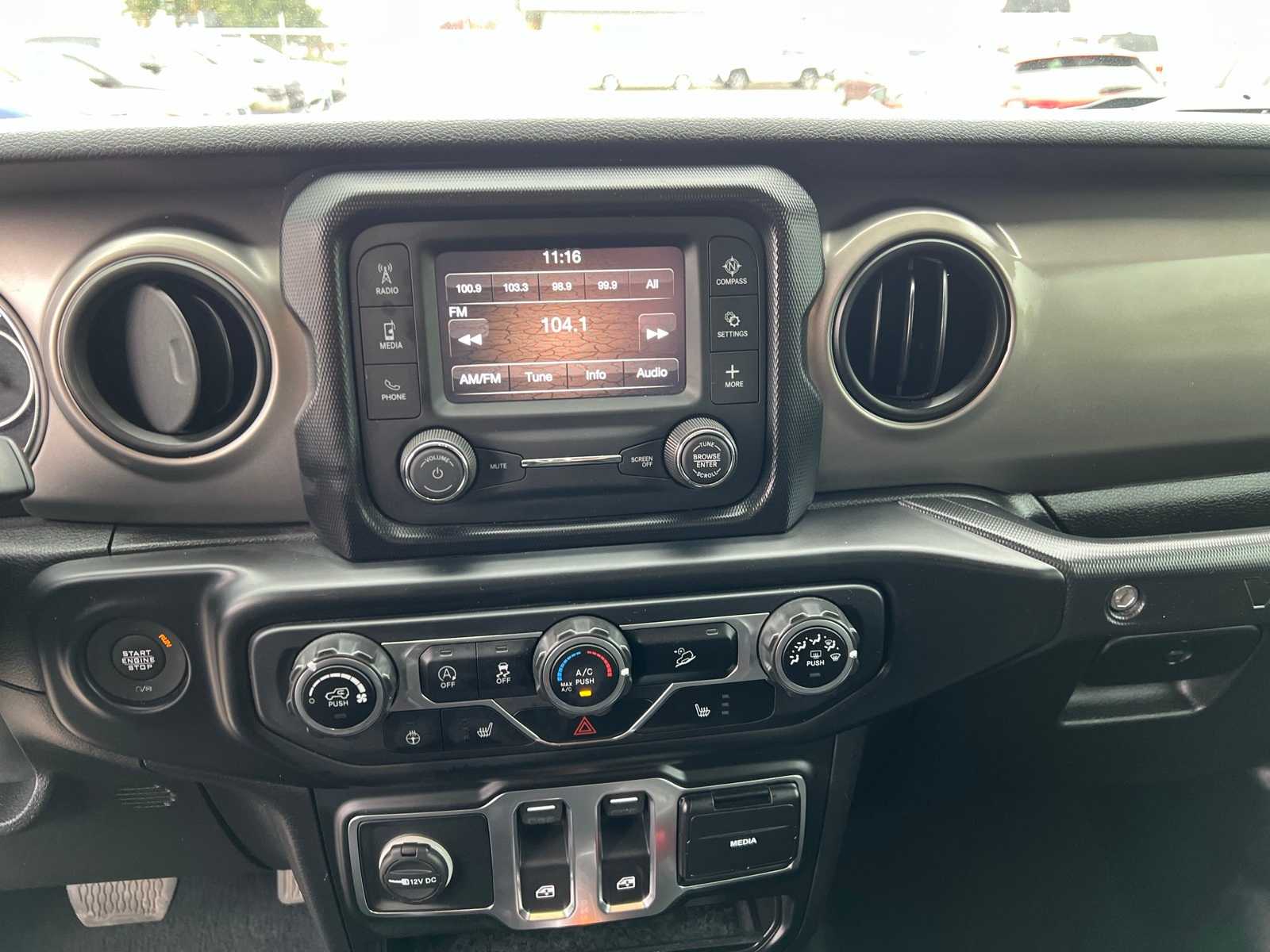 Thumbnail: 2020 Jeep Wrangler - 35