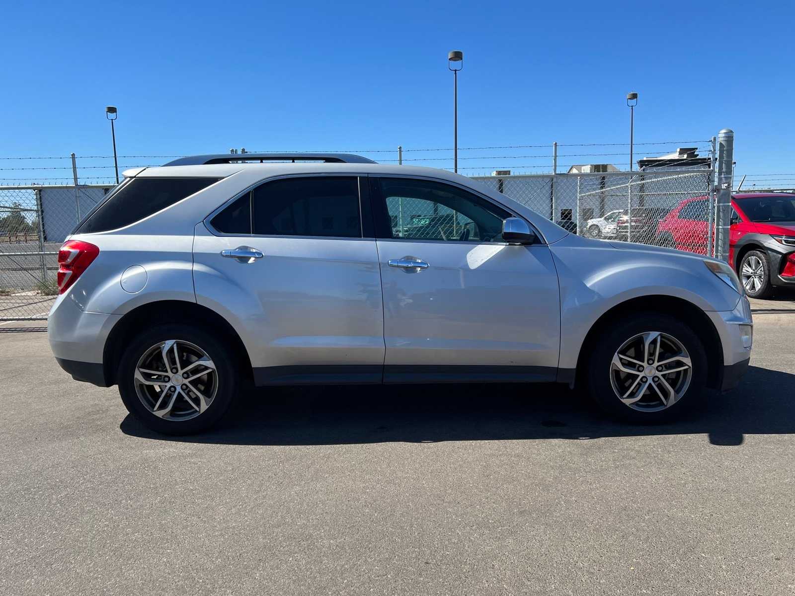 Thumbnail: 2017 Chevrolet Equinox - 10