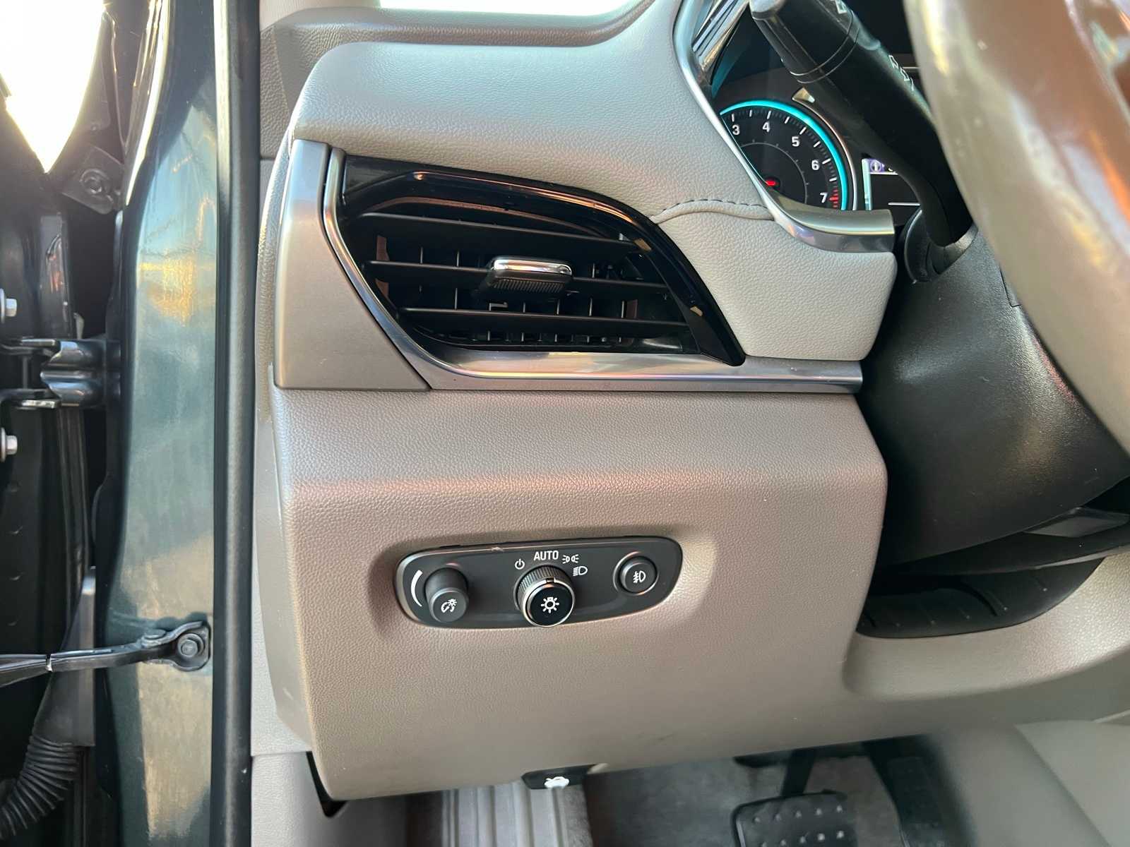 Thumbnail: 2019 Chevrolet Traverse - 33