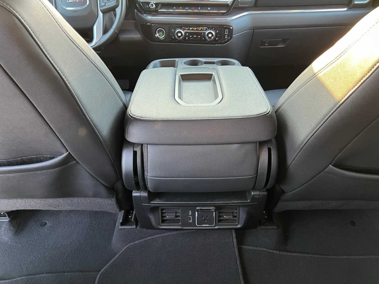 Thumbnail: 2024 GMC Sierra 1500 - 32