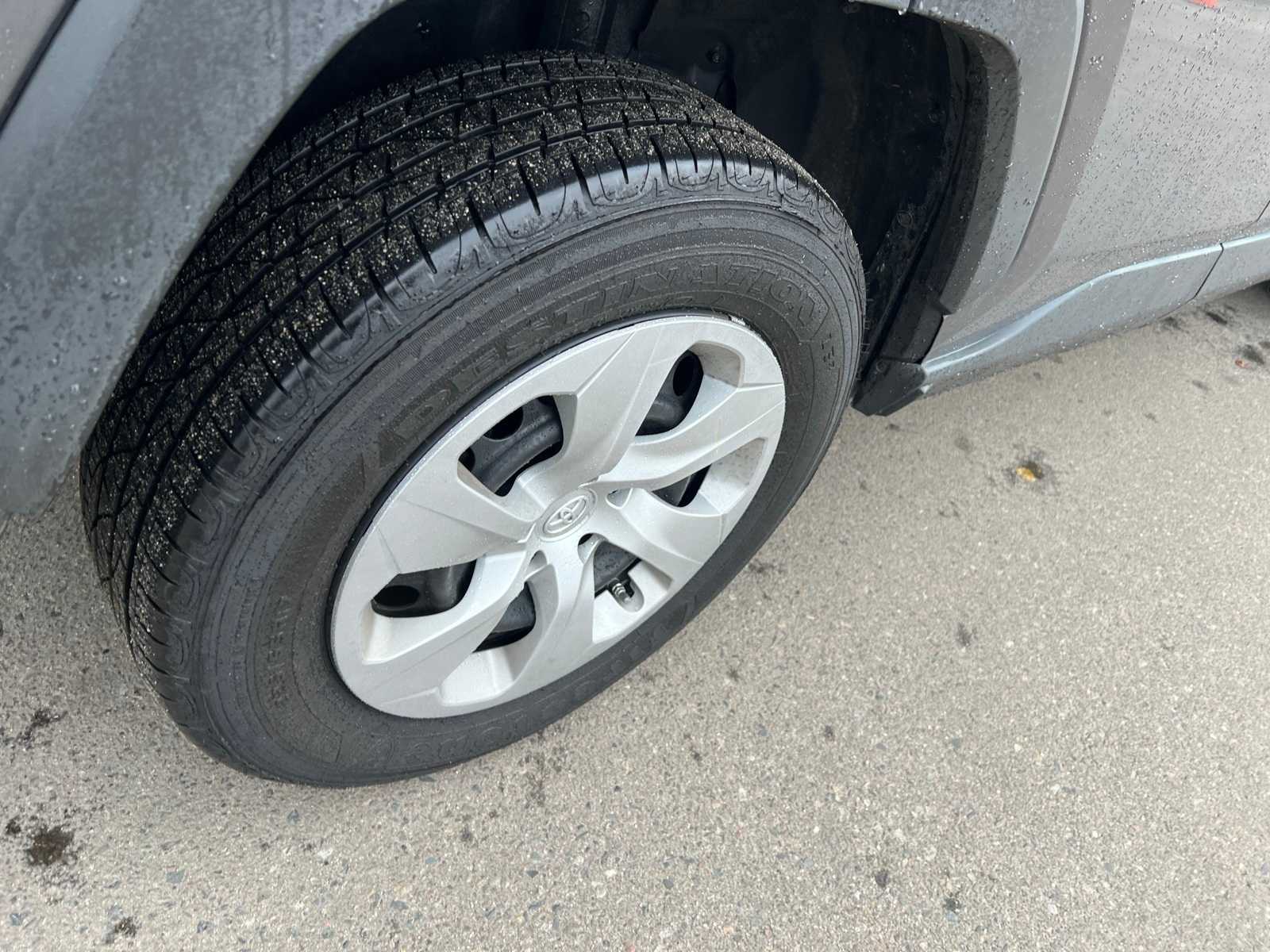 Thumbnail: 2024 Toyota RAV4 - 21