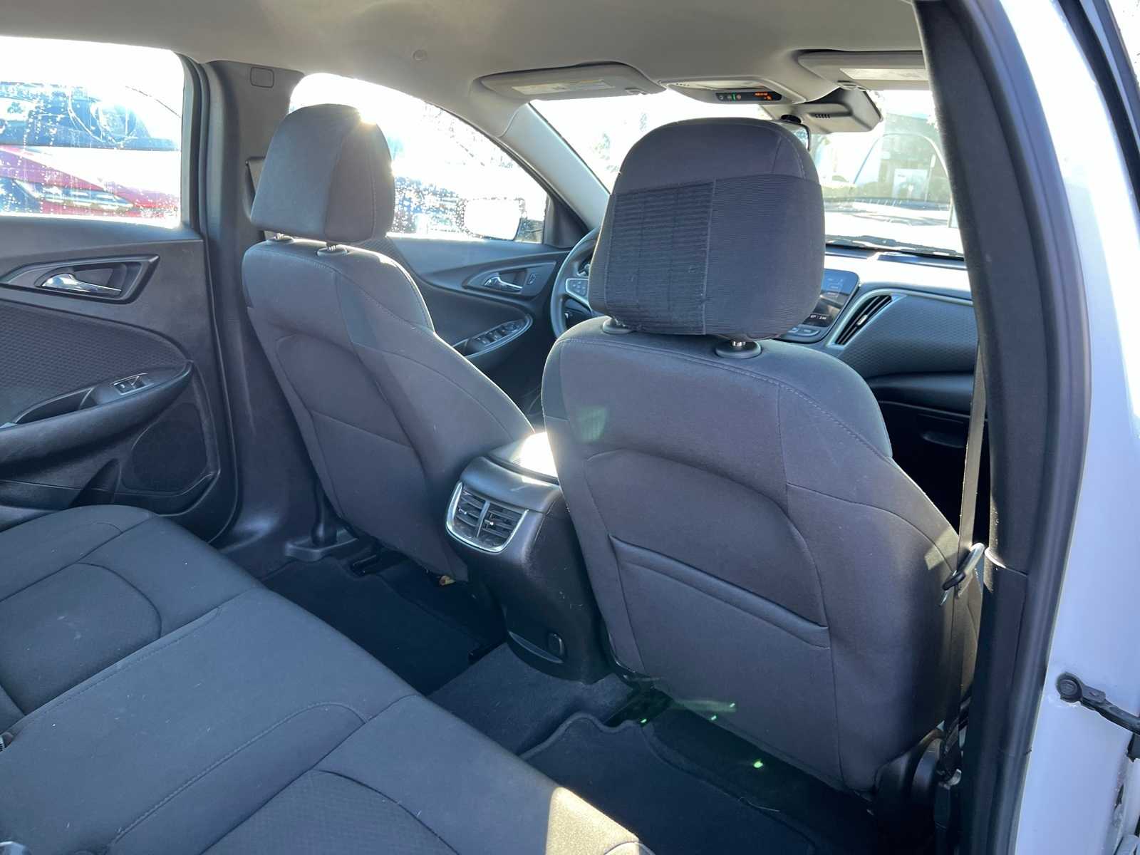 Thumbnail: 2023 Chevrolet Malibu - 22