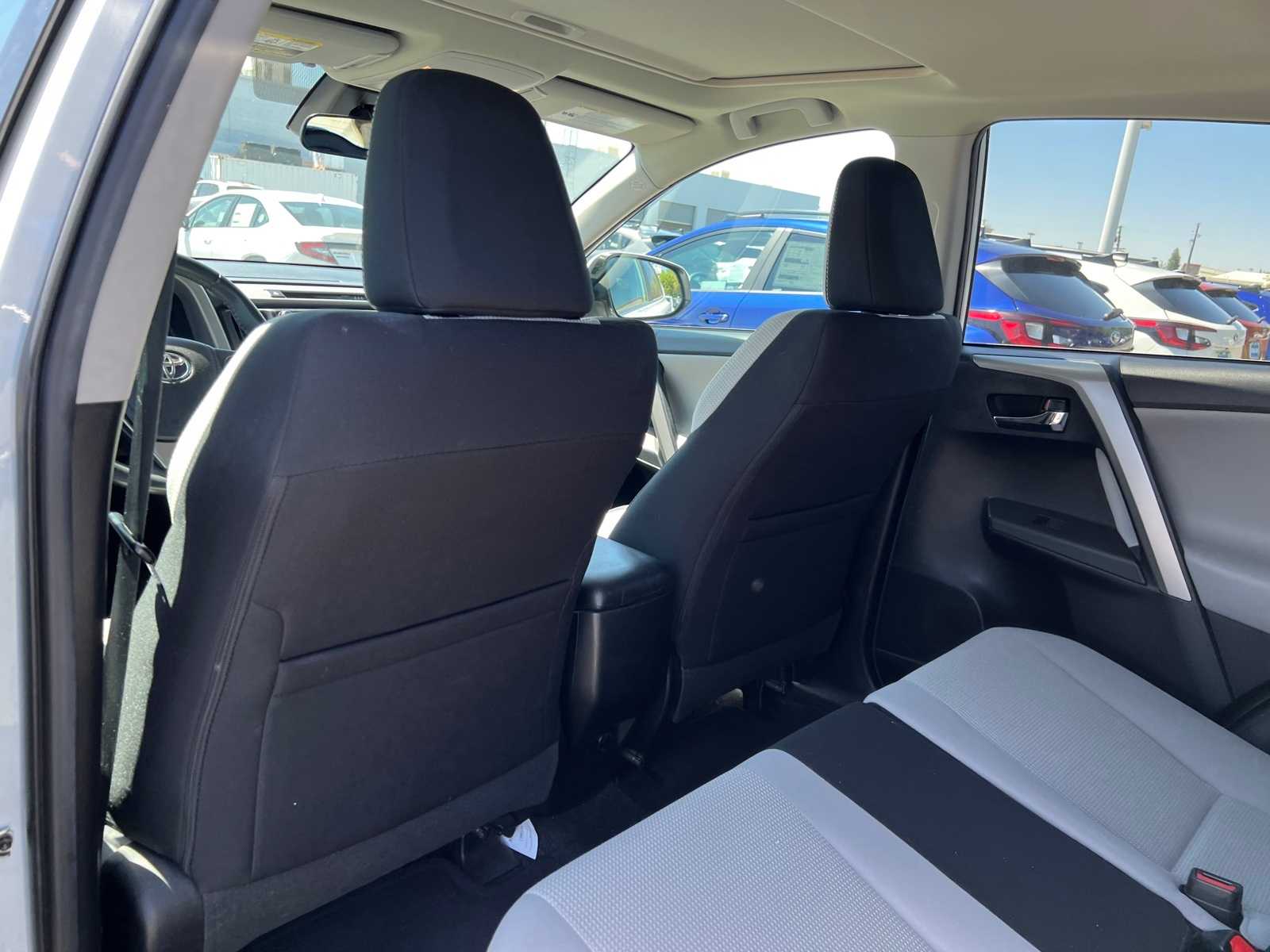 Thumbnail: 2017 Toyota RAV4 - 18