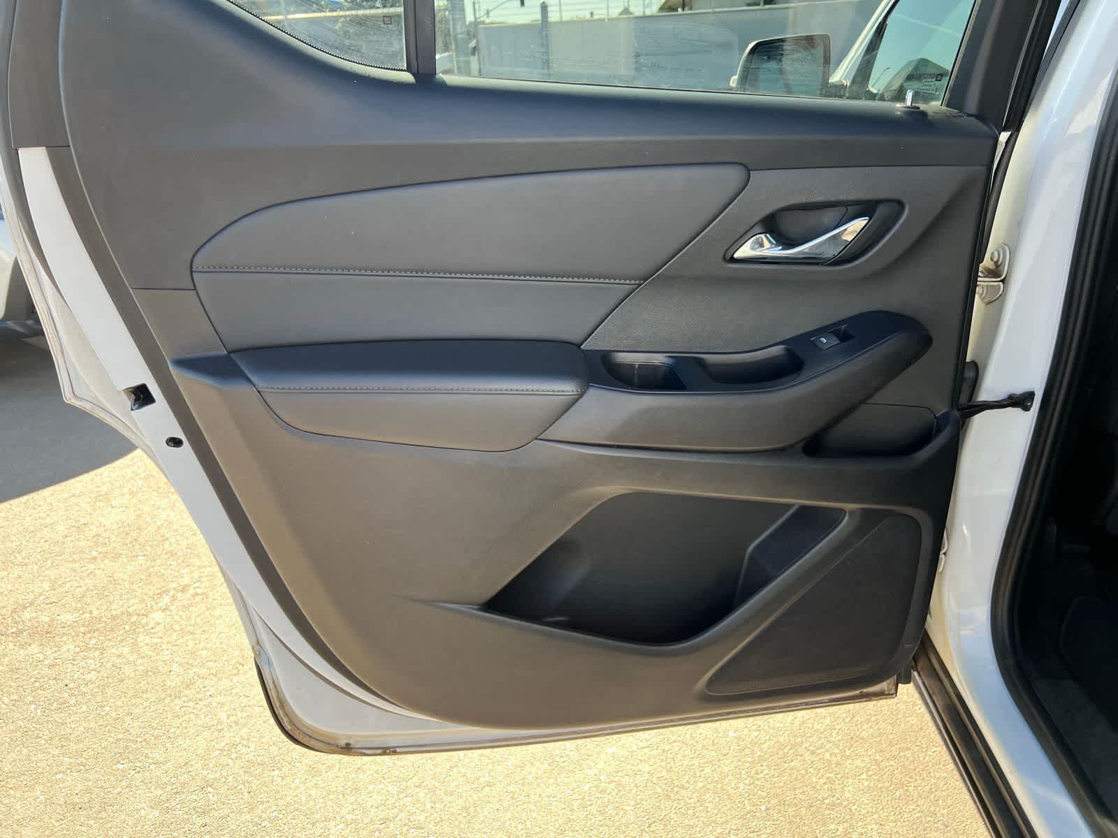 Thumbnail: 2023 Chevrolet Traverse - 20