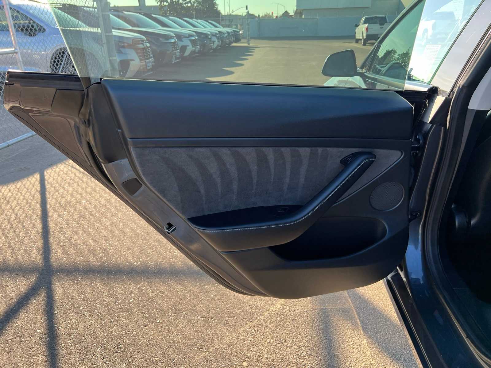 Thumbnail: 2023 Tesla Model 3 - 19