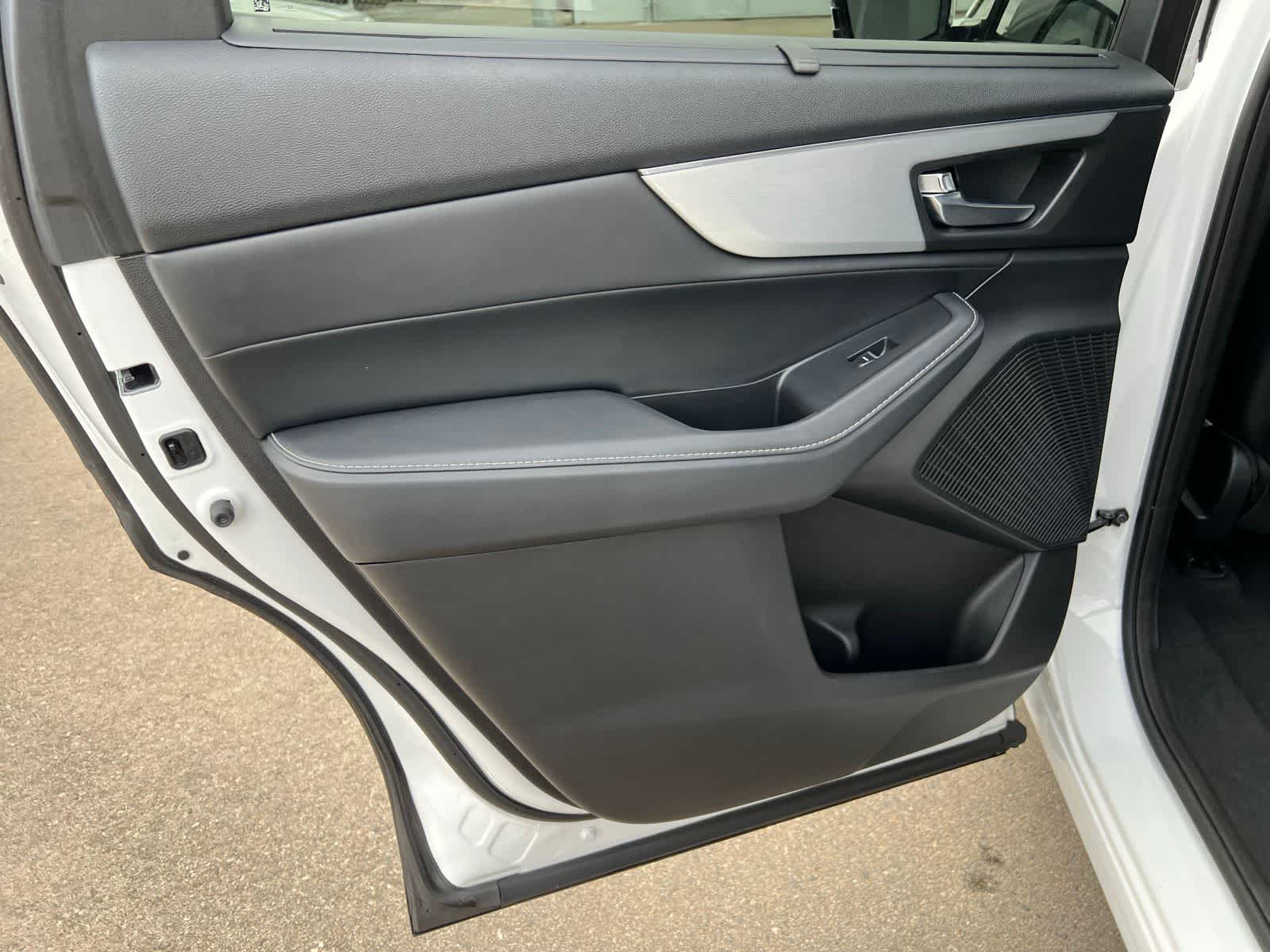 Thumbnail: 2023 Acura MDX - 19