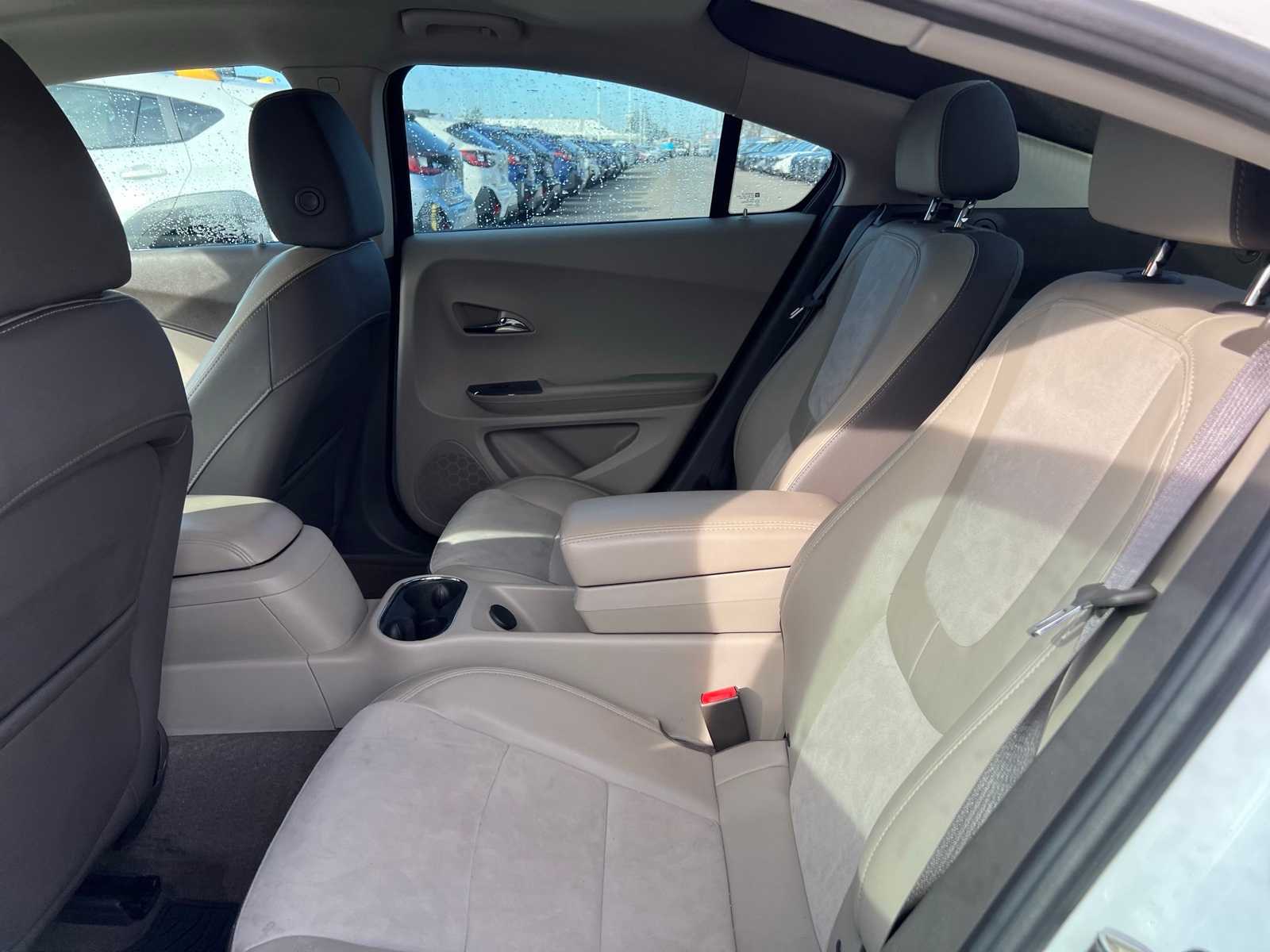 Thumbnail: 2013 Chevrolet Volt - 17