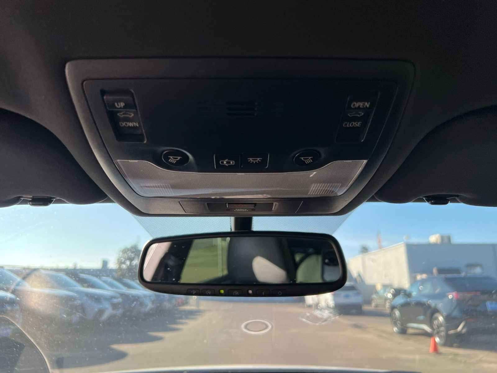 Thumbnail: 2014 Lexus IS - 31