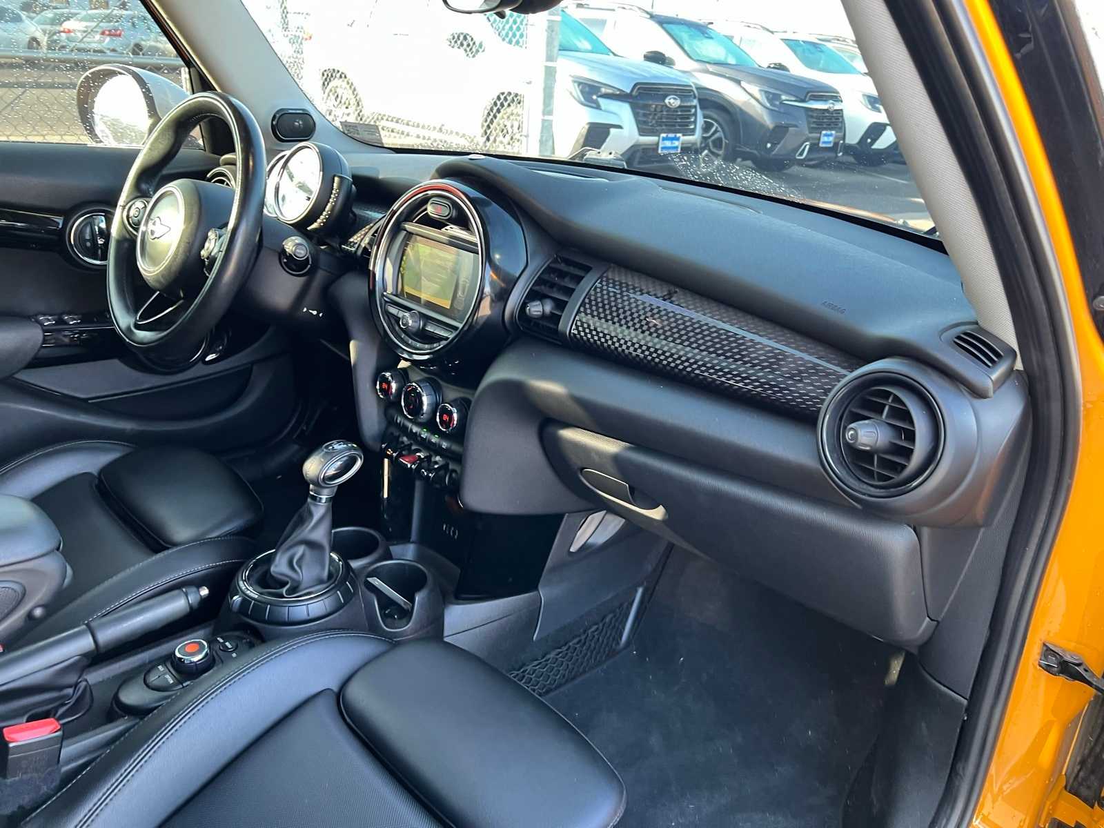 Thumbnail: 2017 MINI Cooper Hardtop - 25