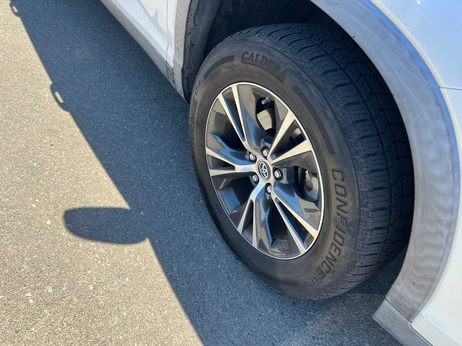 Thumbnail: 2019 Toyota Highlander - 24