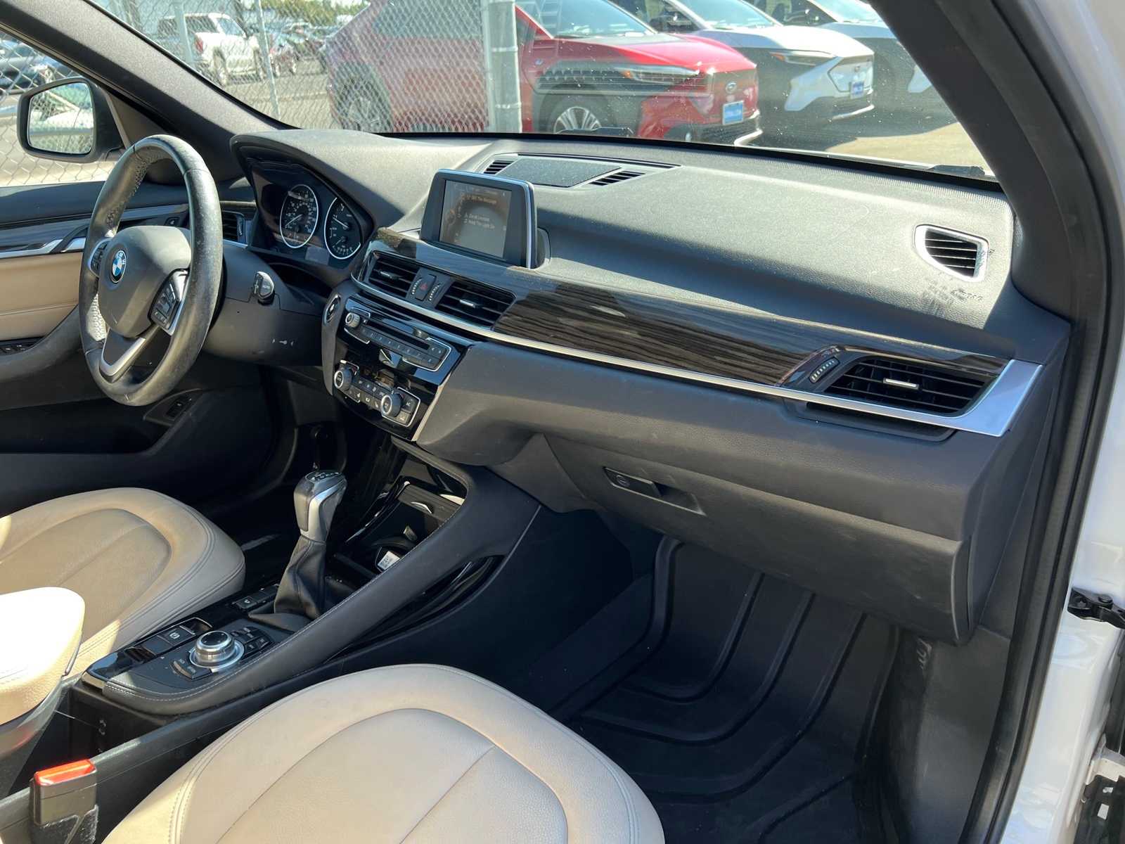 Thumbnail: 2016 BMW X1 - 25