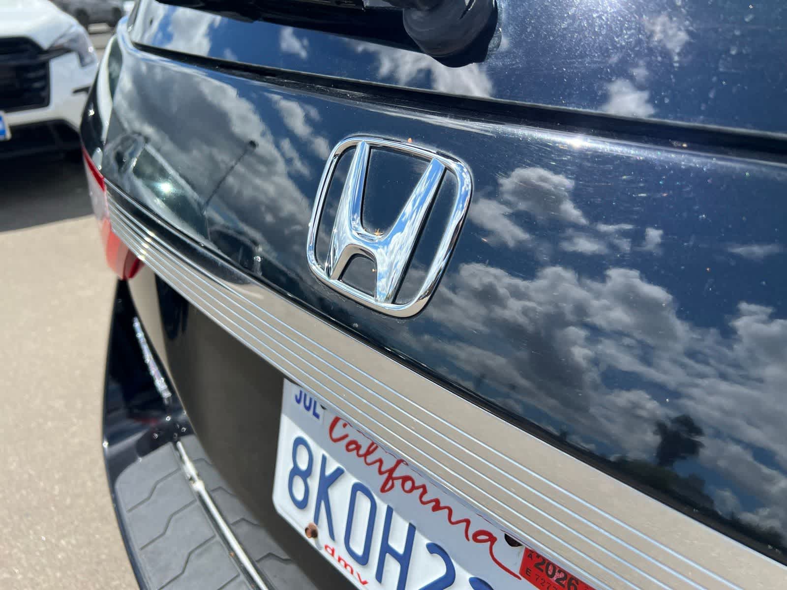 Thumbnail: 2011 Honda Odyssey - 6