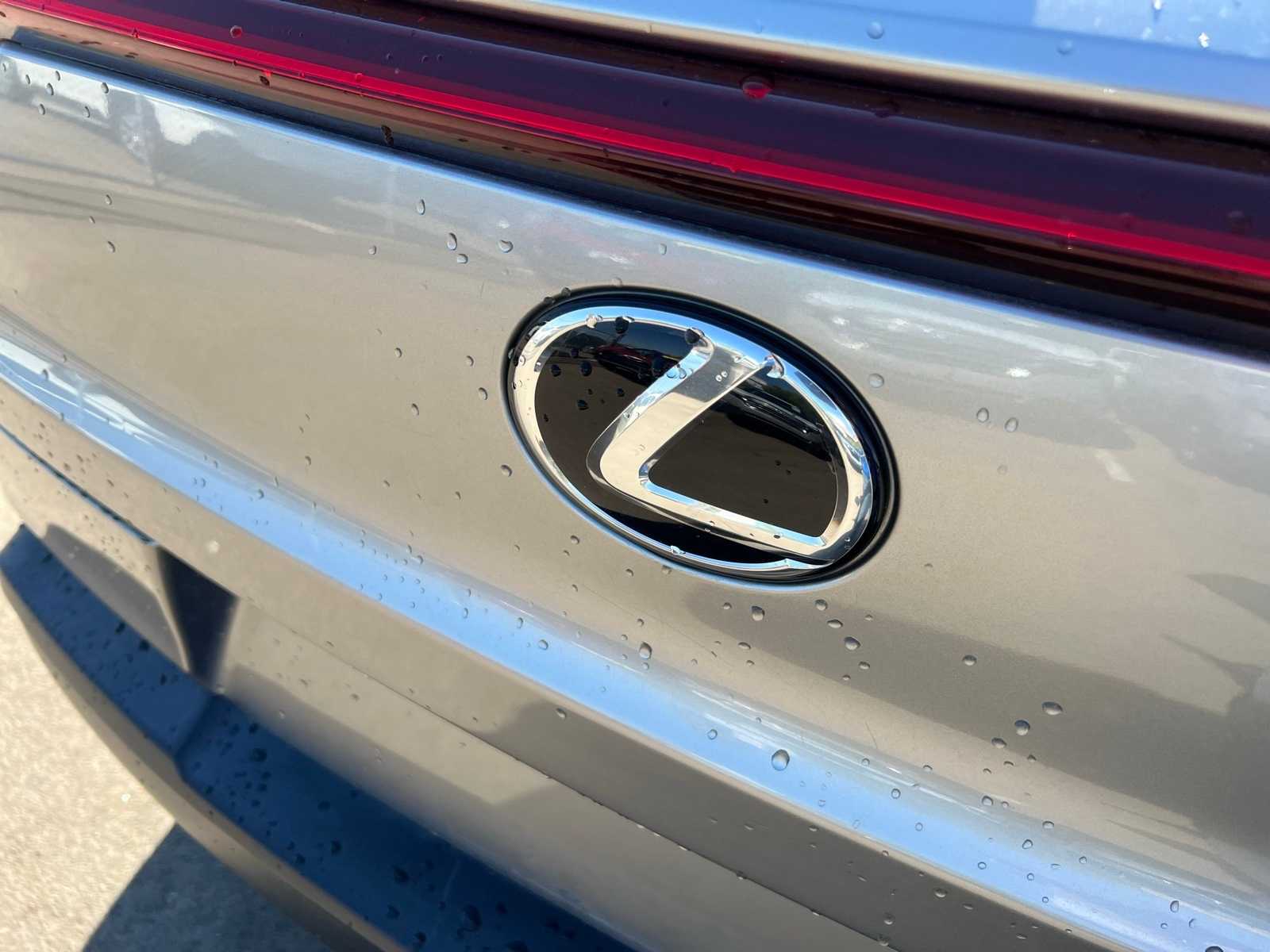 Thumbnail: 2020 Lexus UX - 5
