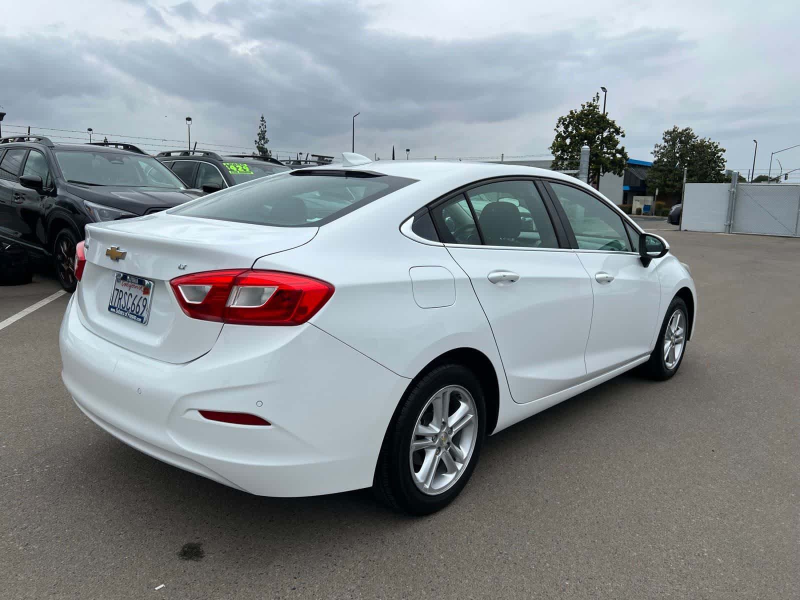 Thumbnail: 2016 Chevrolet Cruze - 9