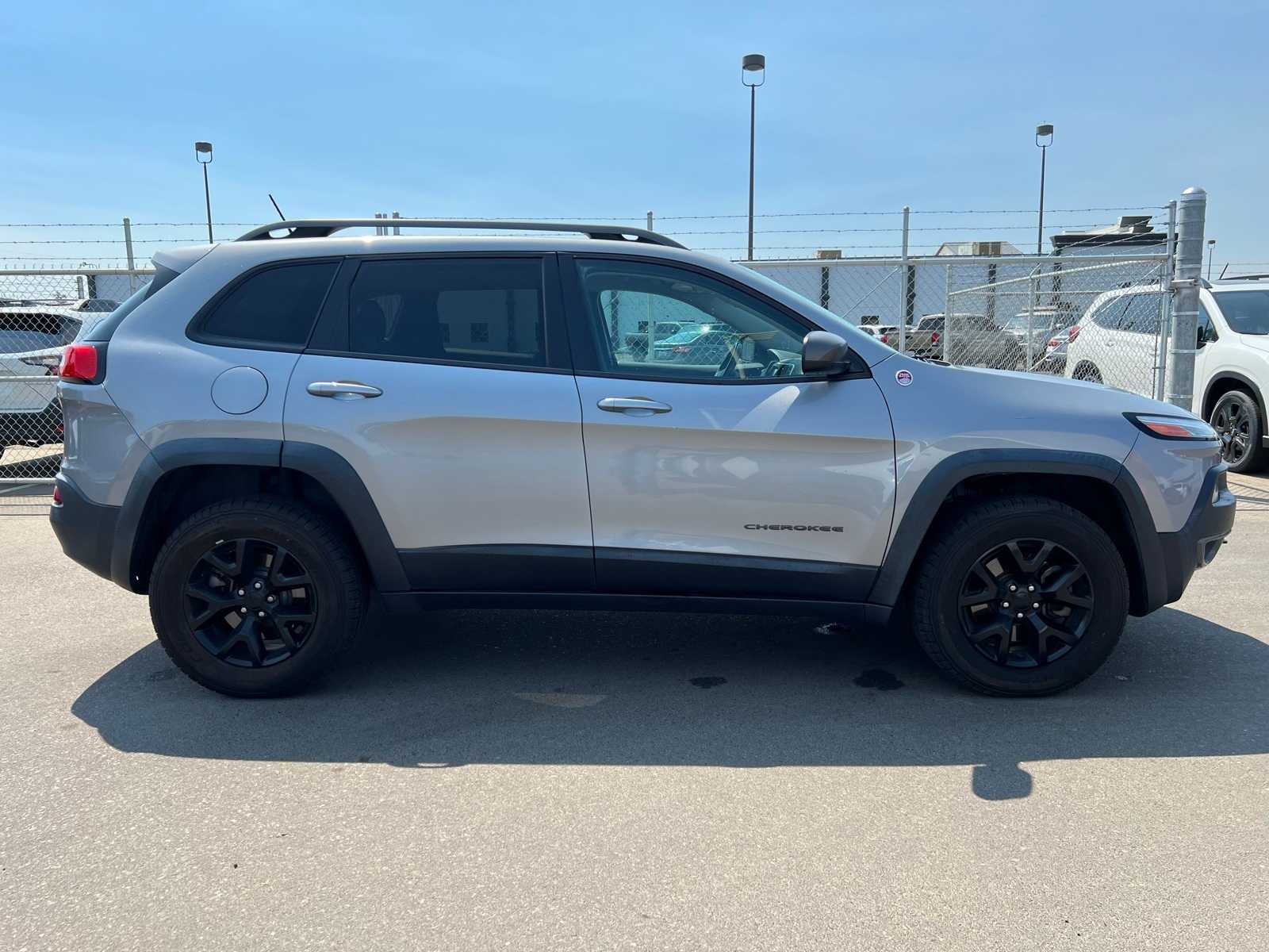 Thumbnail: 2015 Jeep Cherokee - 10