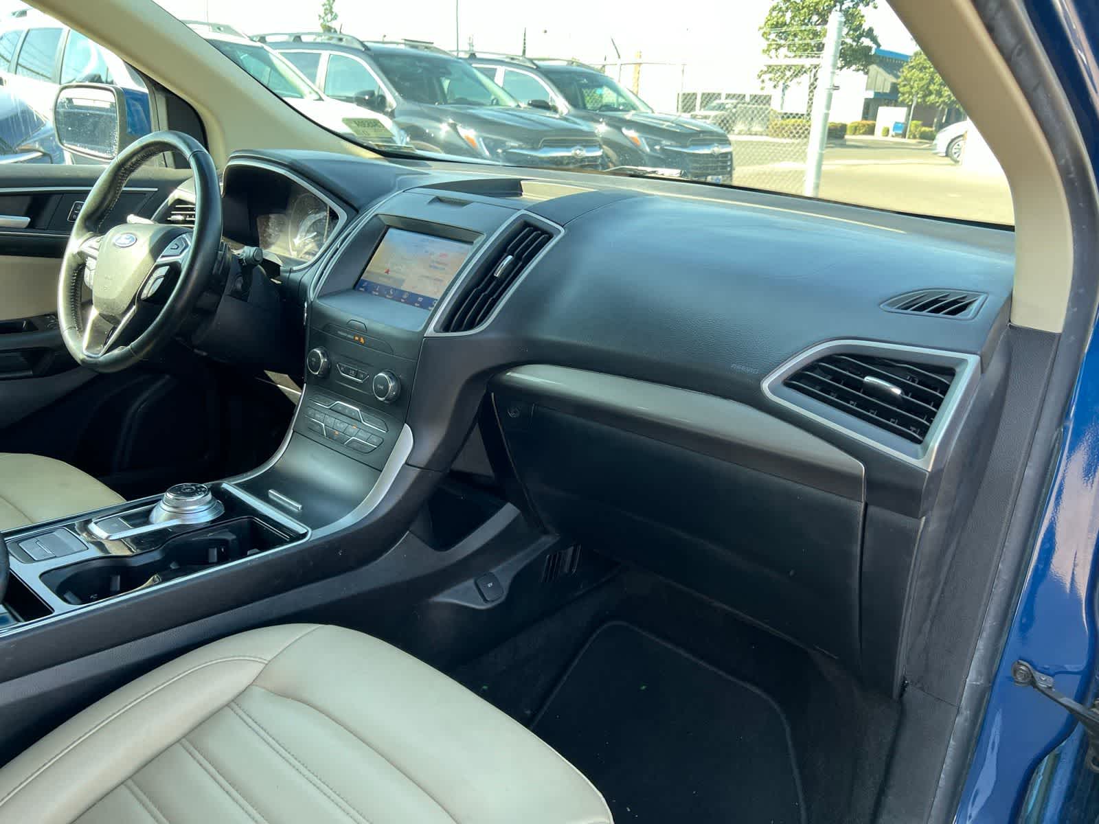 Thumbnail: 2020 Ford Edge - 27