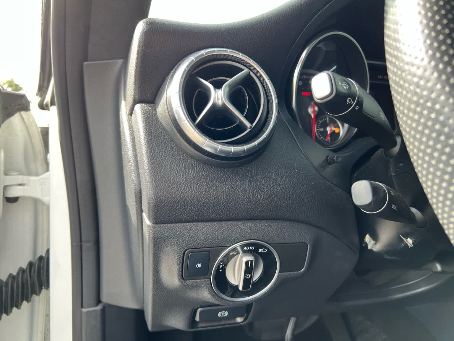 Thumbnail: 2019 Mercedes-Benz CLA - 28