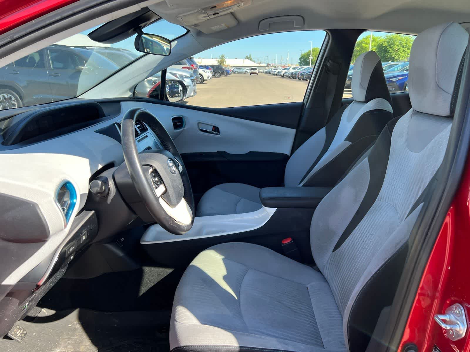 Thumbnail: 2017 Toyota Prius Prime - 14