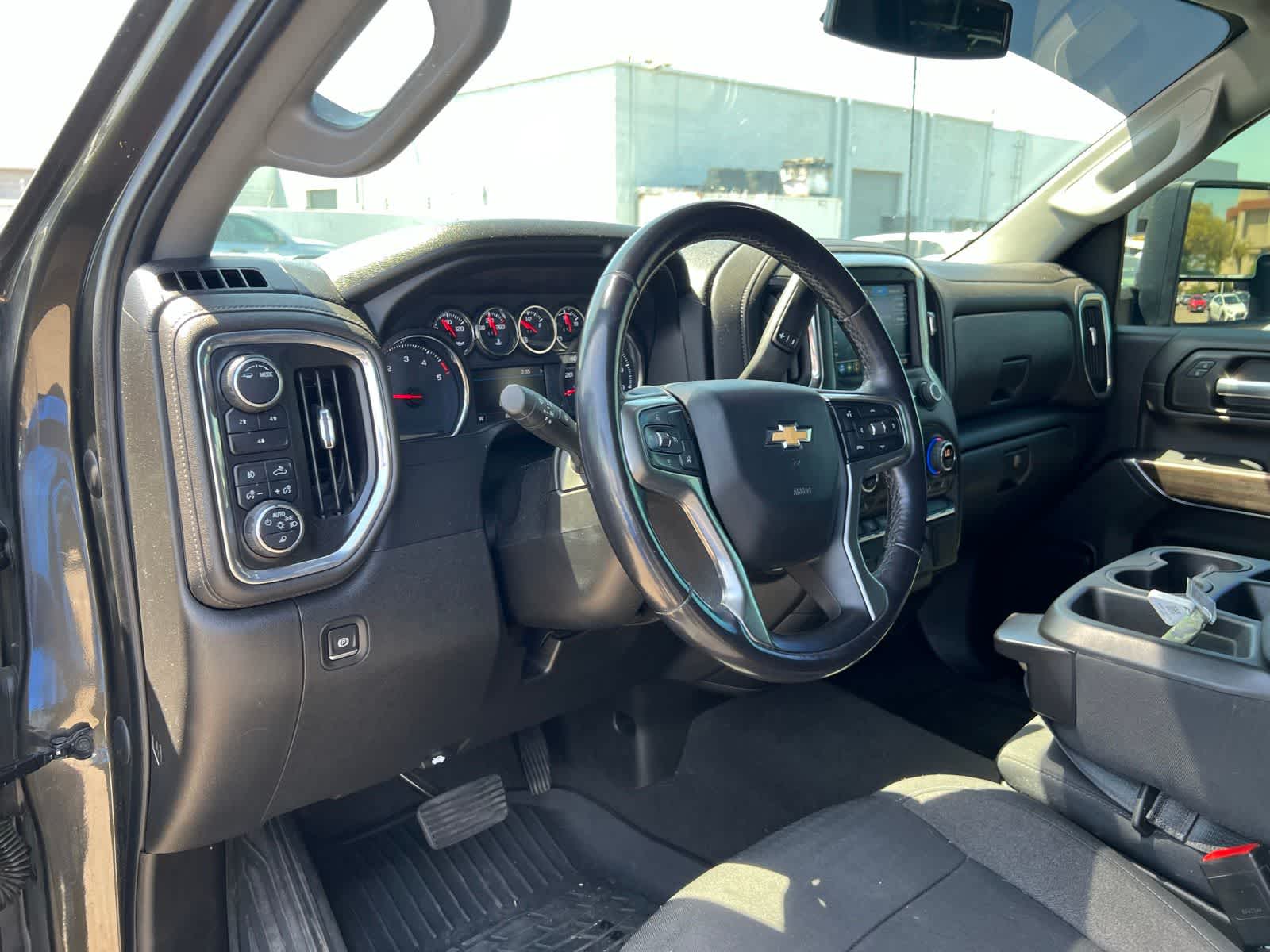 Thumbnail: 2022 Chevrolet Silverado 3500 - 14