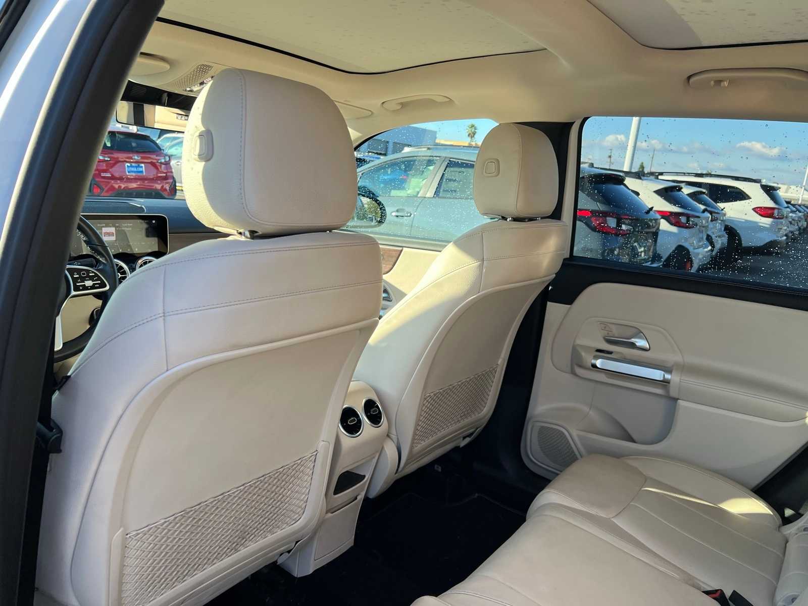 Thumbnail: 2020 Mercedes-Benz GLB - 17