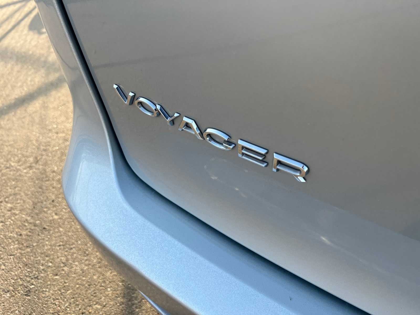 Thumbnail: 2023 Chrysler Voyager - 5