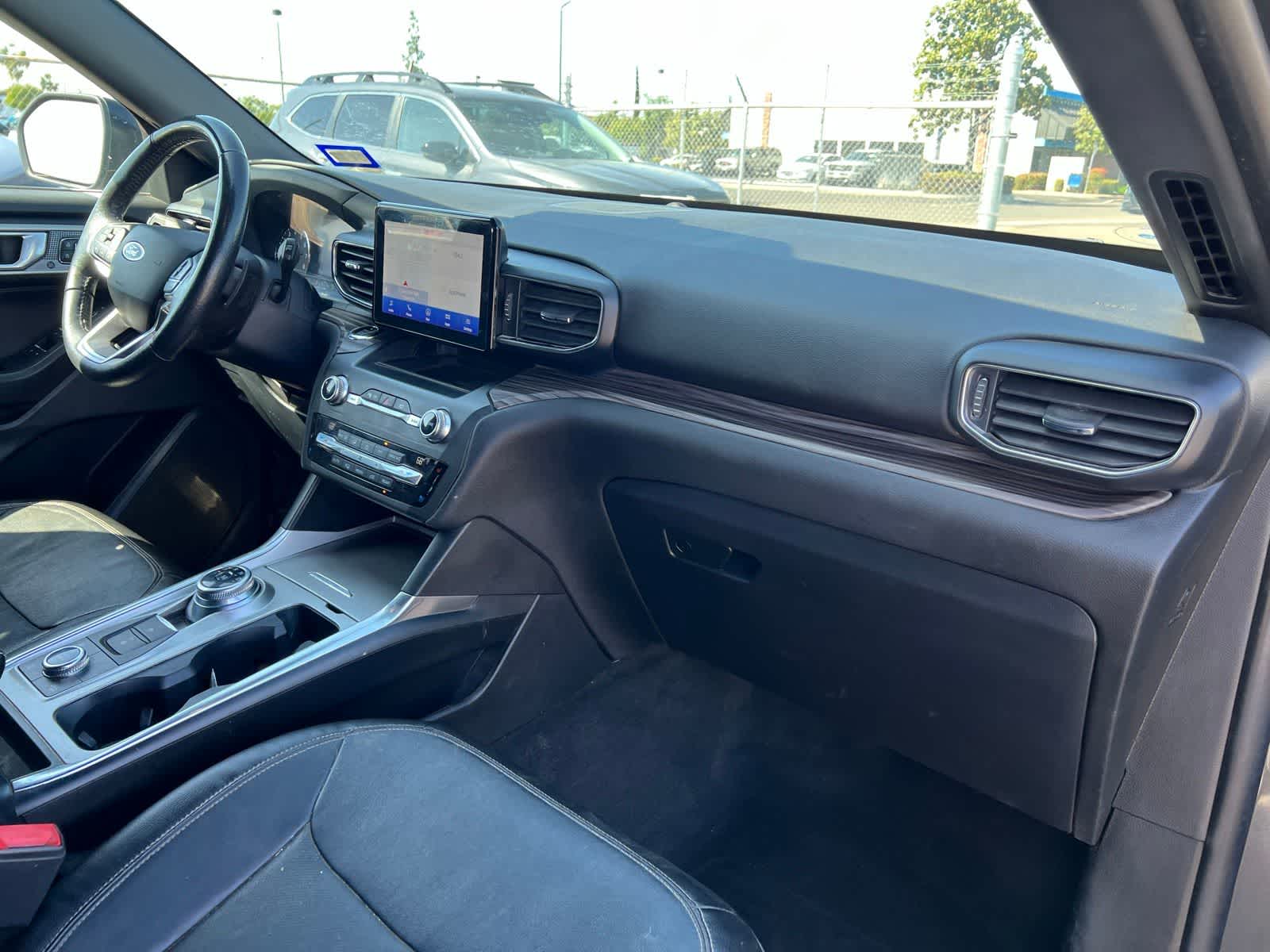 Thumbnail: 2020 Ford Explorer - 25